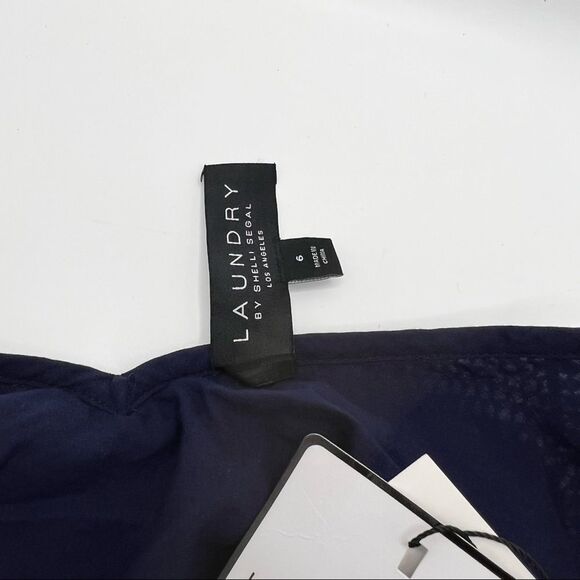 Laundry by Shelli Segal - Cold Shoulder Trapeze Venise Dress - Picture 5 of 10